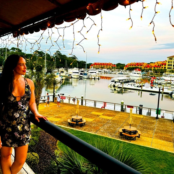 Meet your Posher, Samantha - Picture 1 of 7